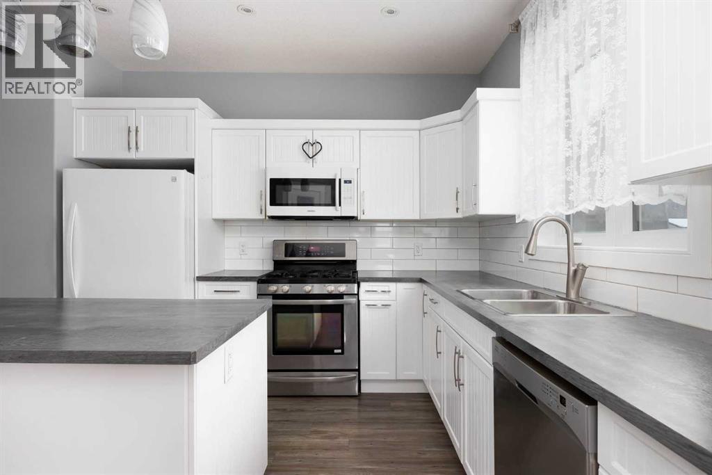 7423 Railway Avenue, Fort McMurray