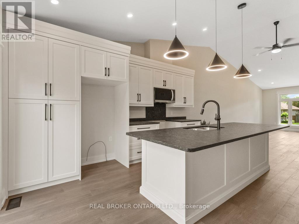 44 TOPHAM BOULEVARD - 7