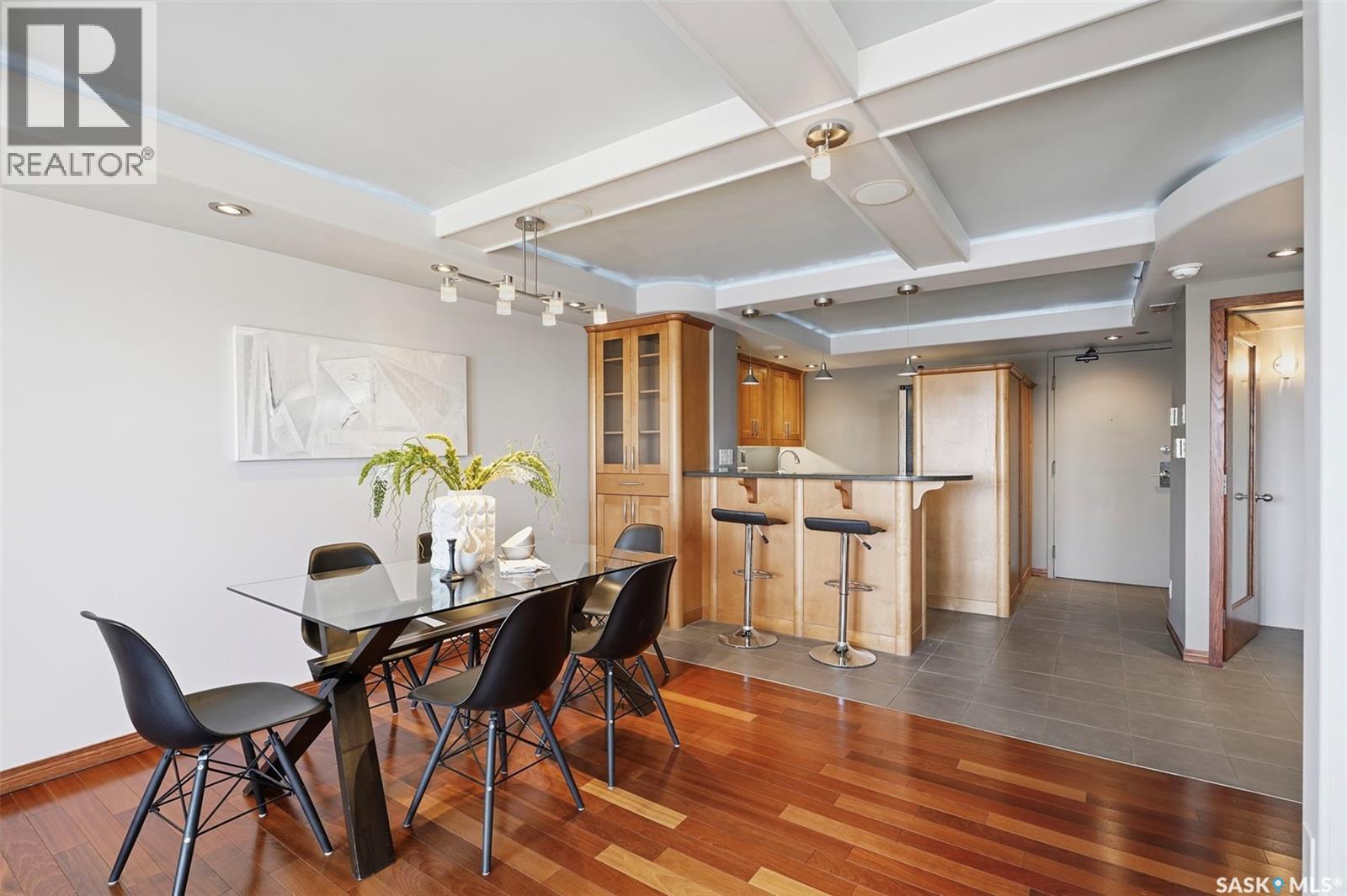 #2505 311 6th AVENUE N - 18