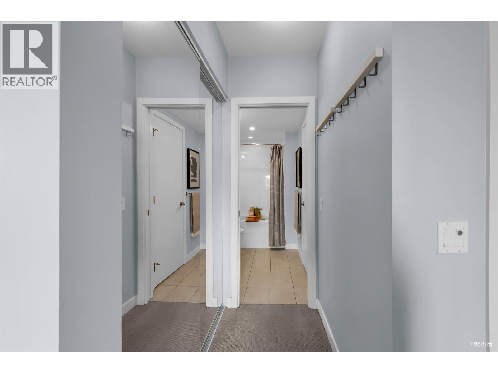 207 111 E 3RD STREET, North Vancouver