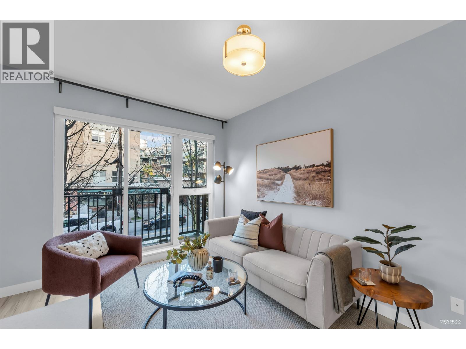 207 111 E 3RD STREET, North Vancouver