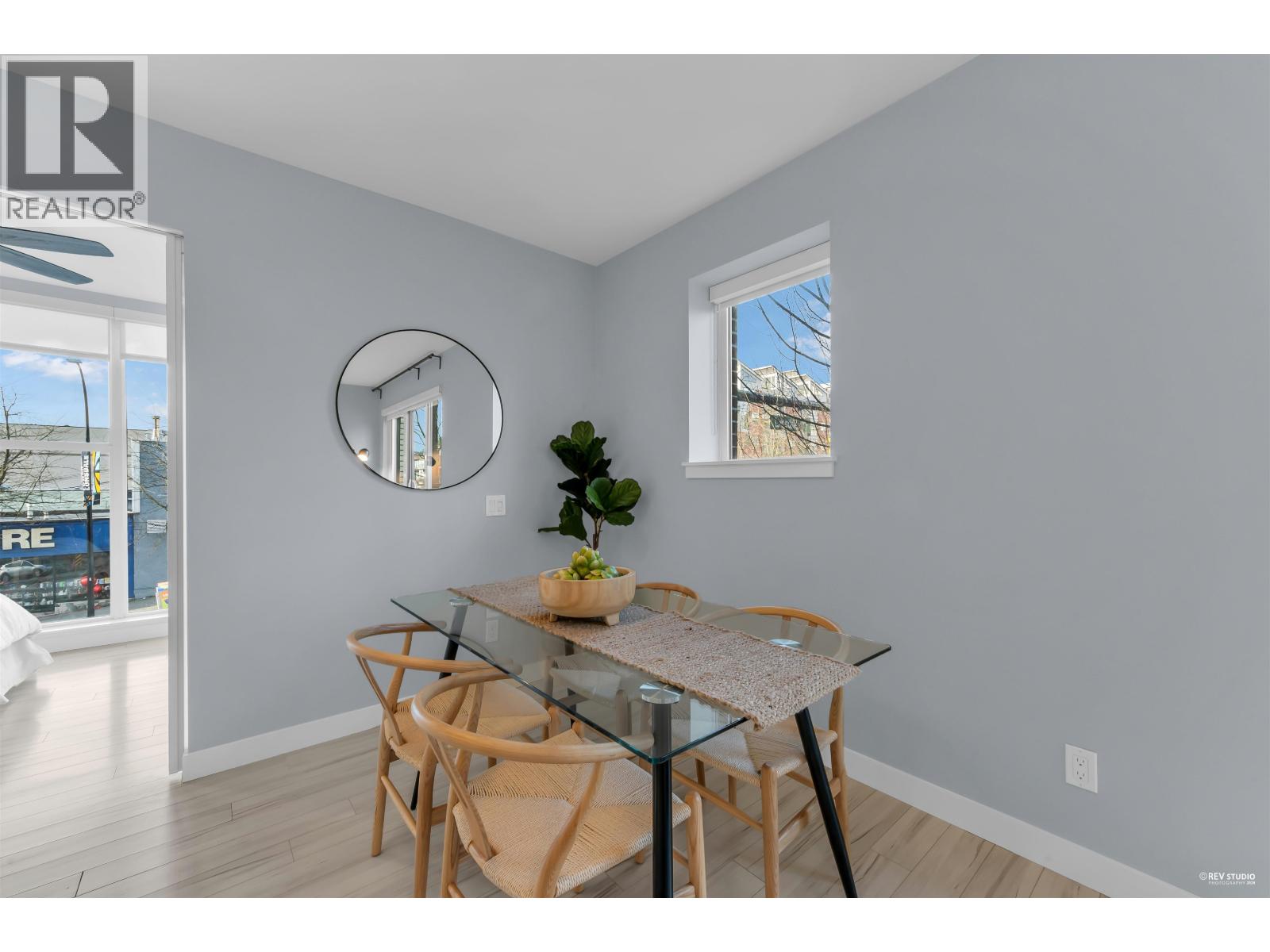 207 111 E 3RD STREET, North Vancouver