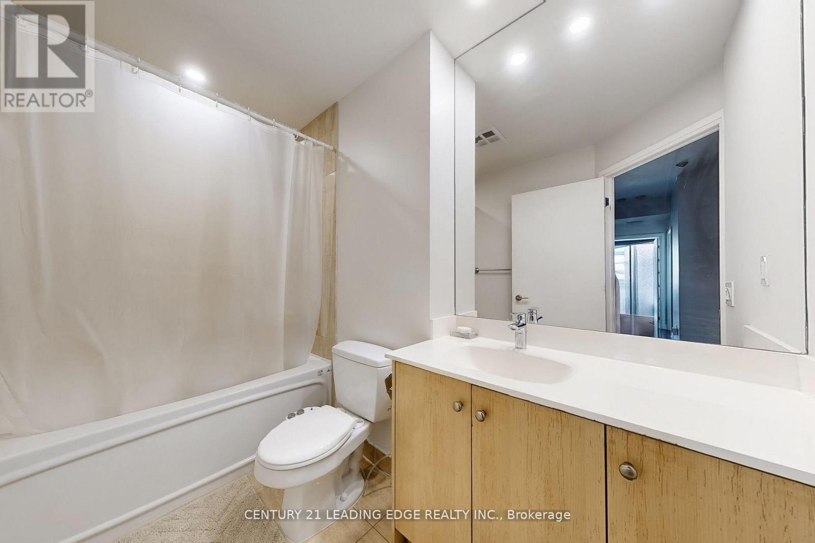 #502 3 MCALPINE STREET - 6