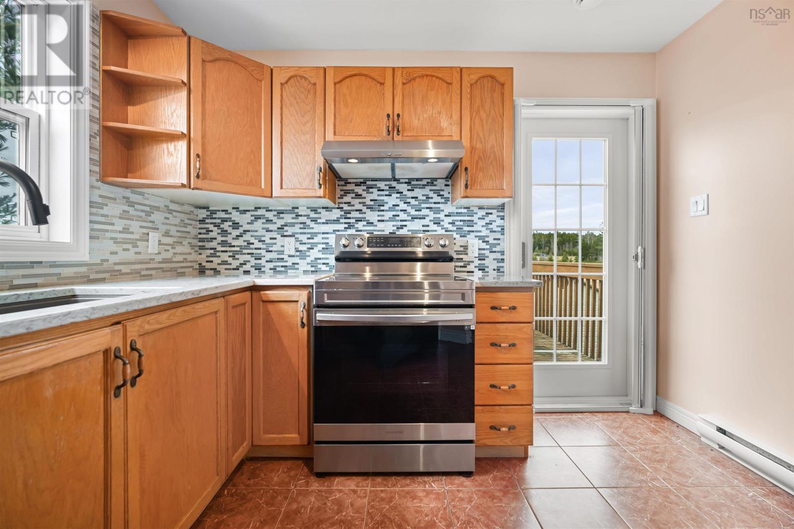 Property 22 of 49 of 453 Young Street