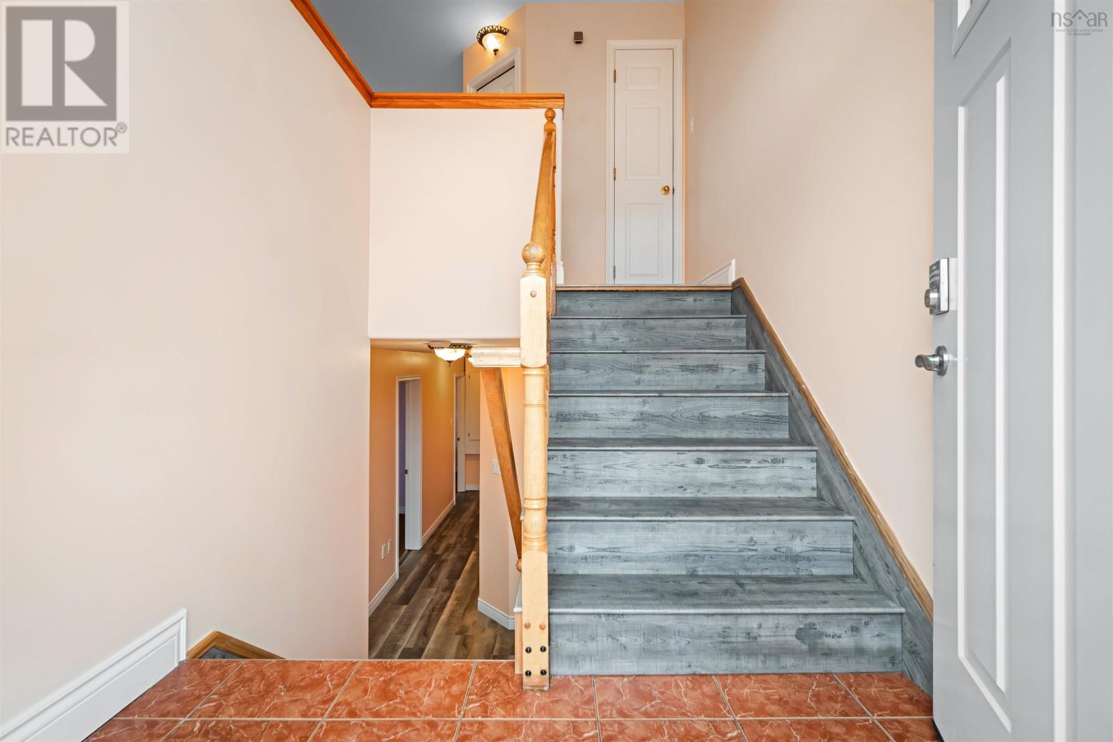 453 YOUNG STREET - 5