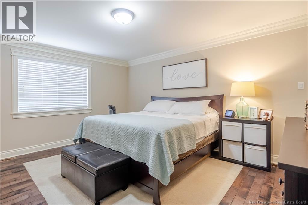 24 SAVANNAH COURT - 22