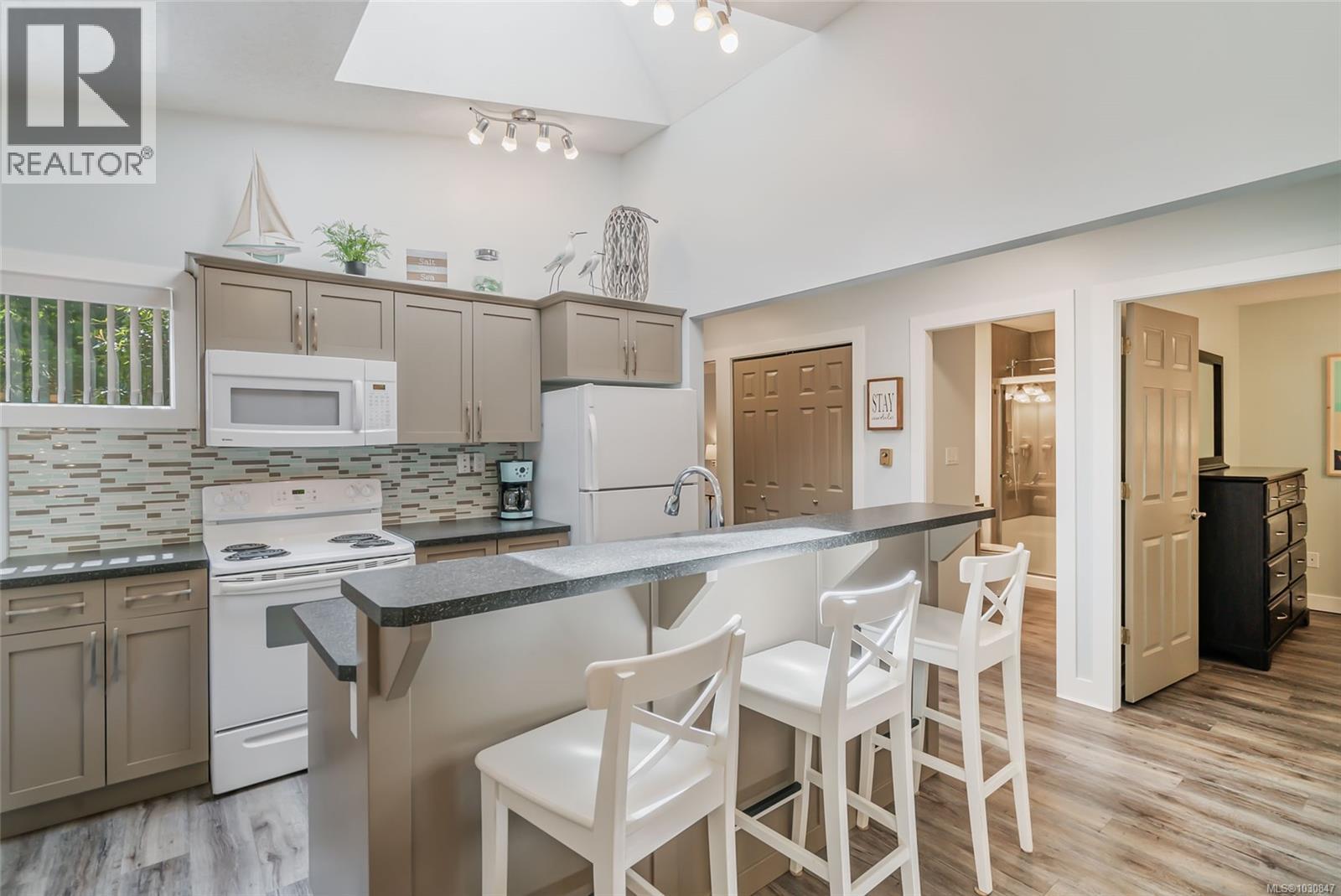 13 1135 Resort Dr, Parksville