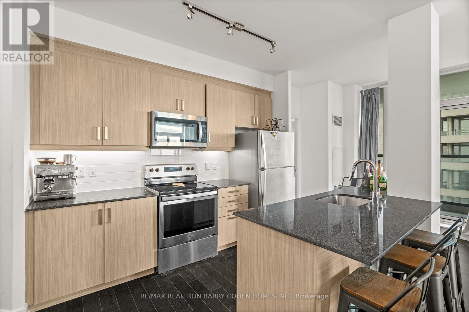 #1206 1486 BATHURST STREET - 5