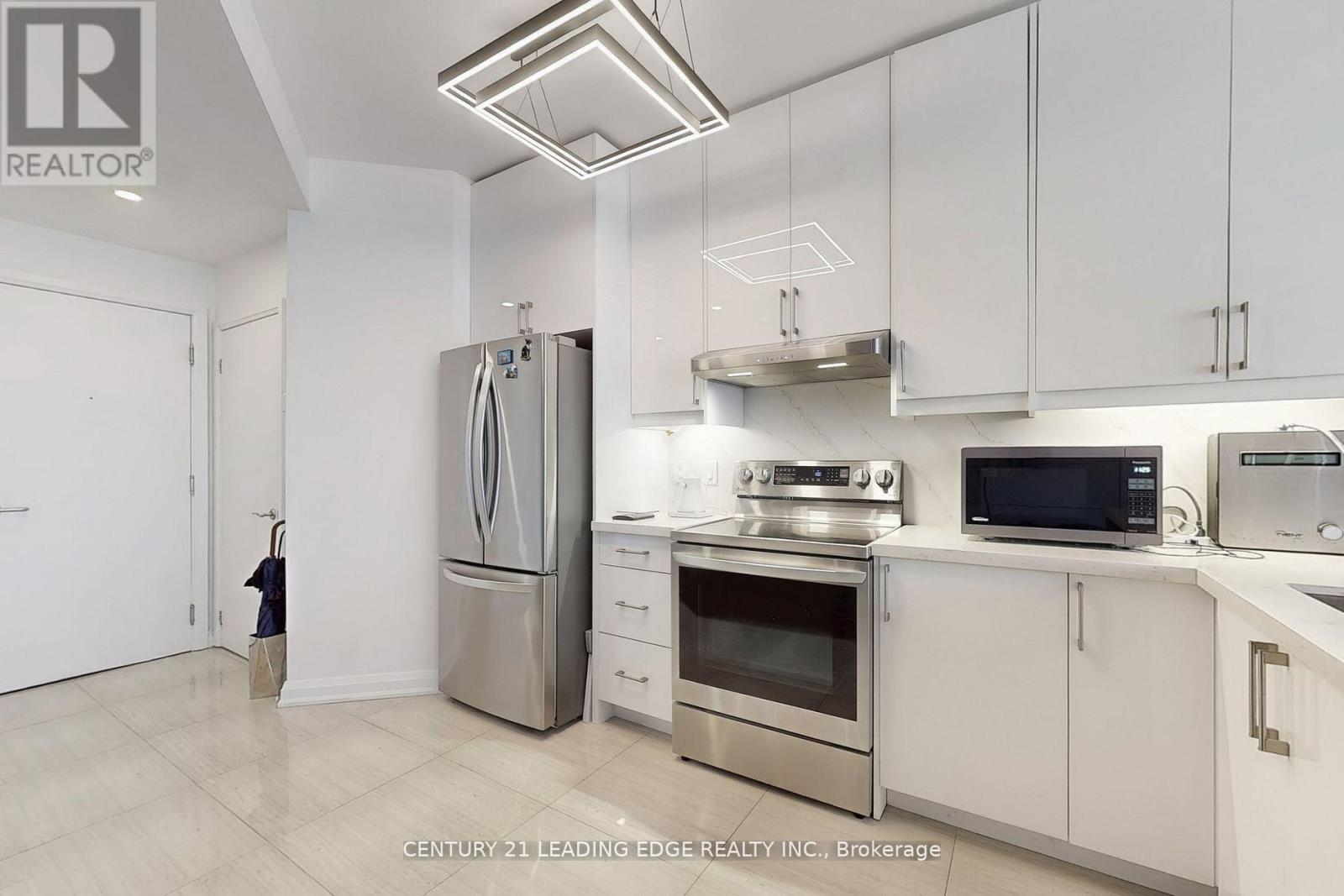 #502 3 MCALPINE STREET - 22
