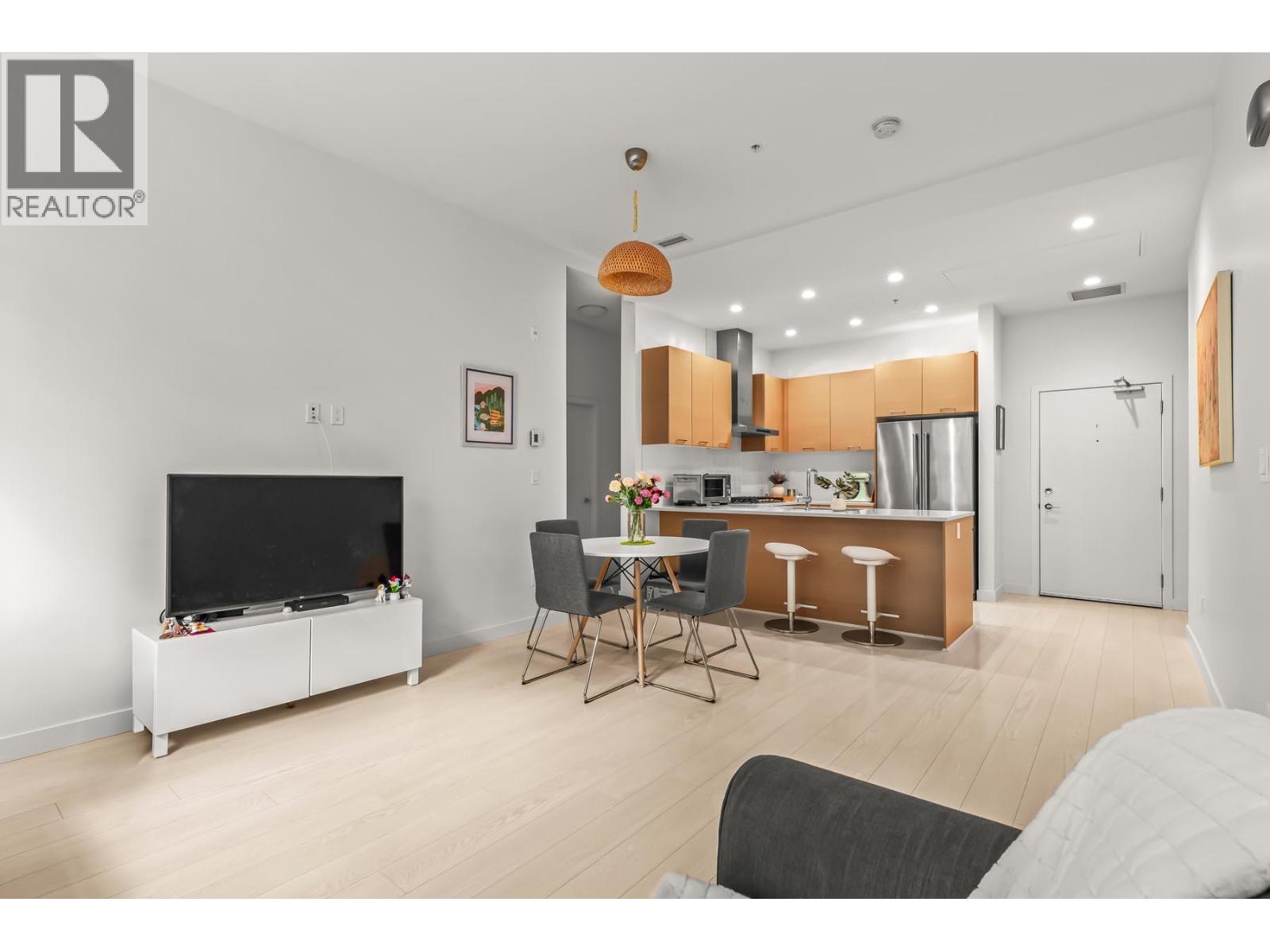 117 3581 ROSS DRIVE, Vancouver