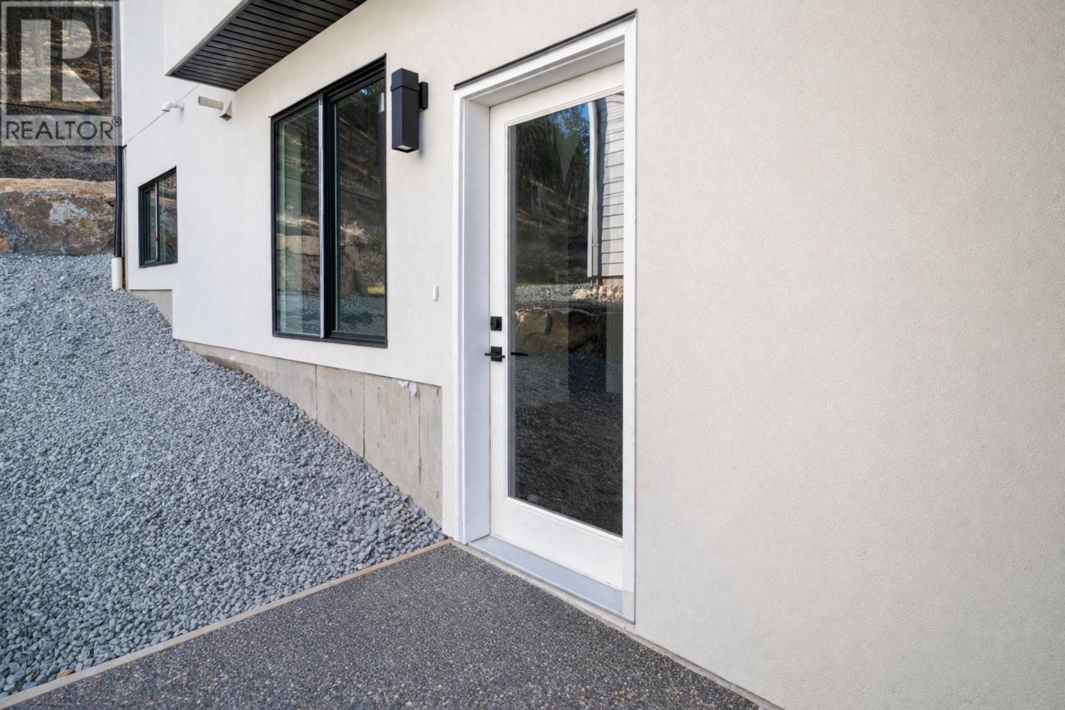 2079 Cortina Drive, Kelowna