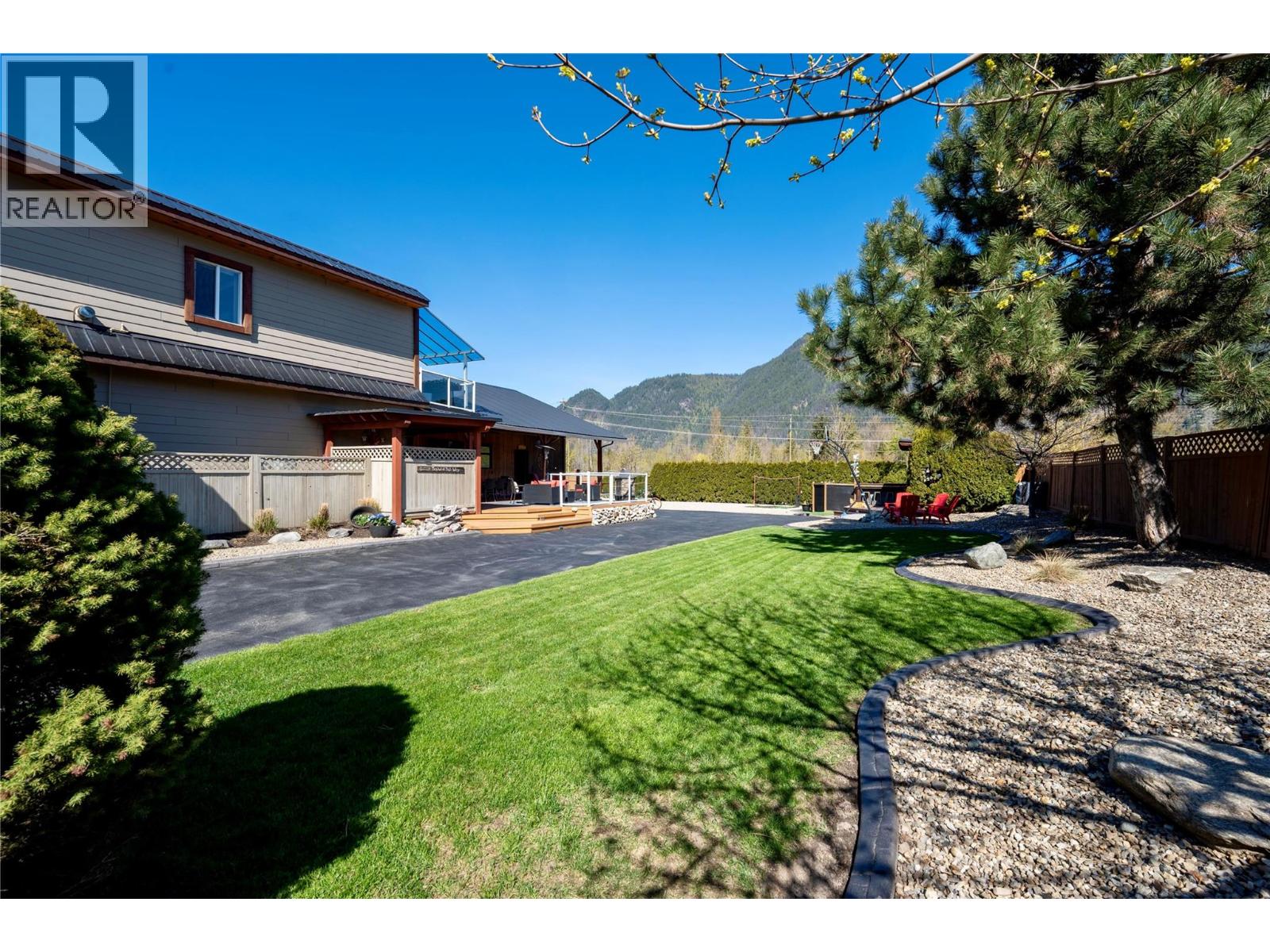 314 Finlayson Street, Sicamous