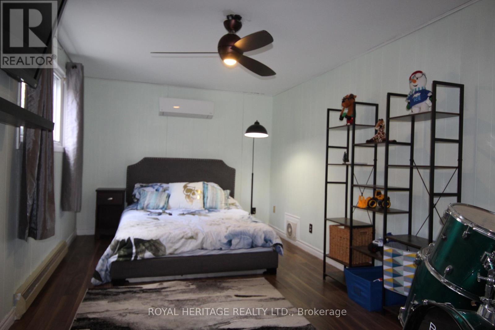 27 MEADE STREET - 13