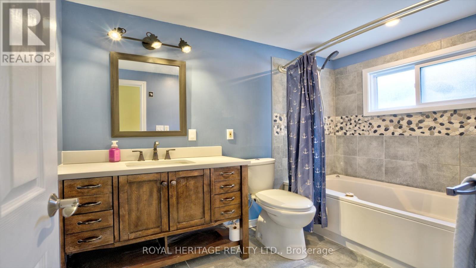 27 MEADE STREET - 12