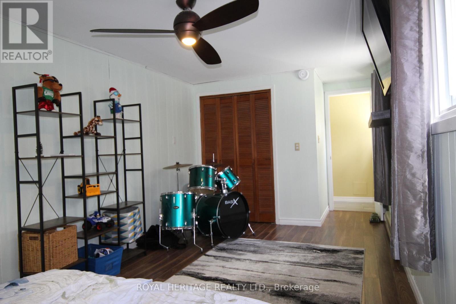 27 MEADE STREET - 14
