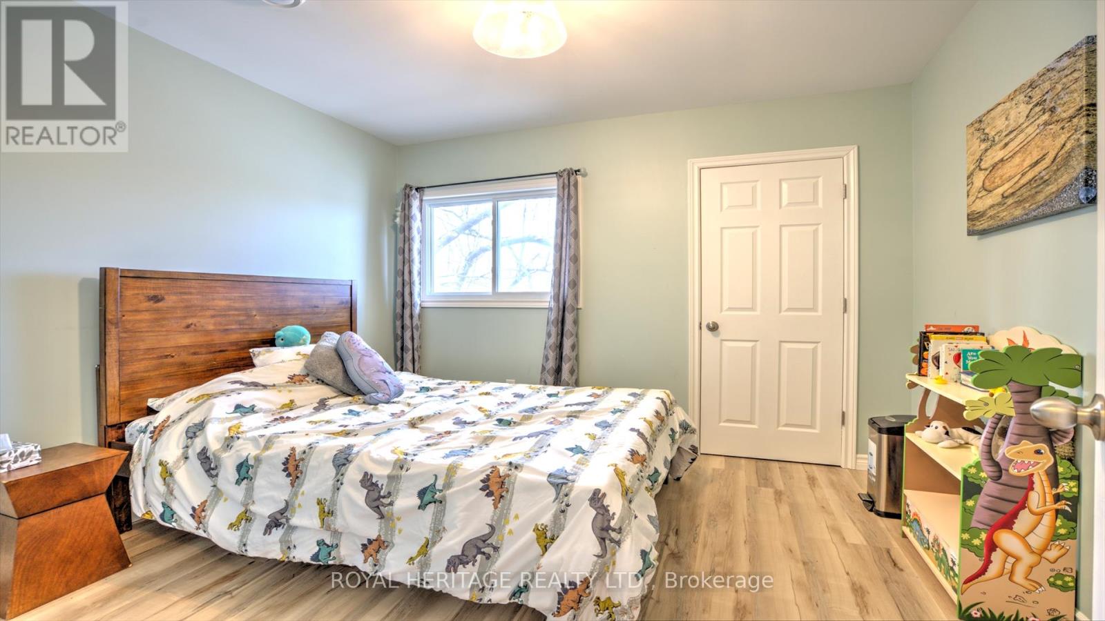 27 MEADE STREET - 16