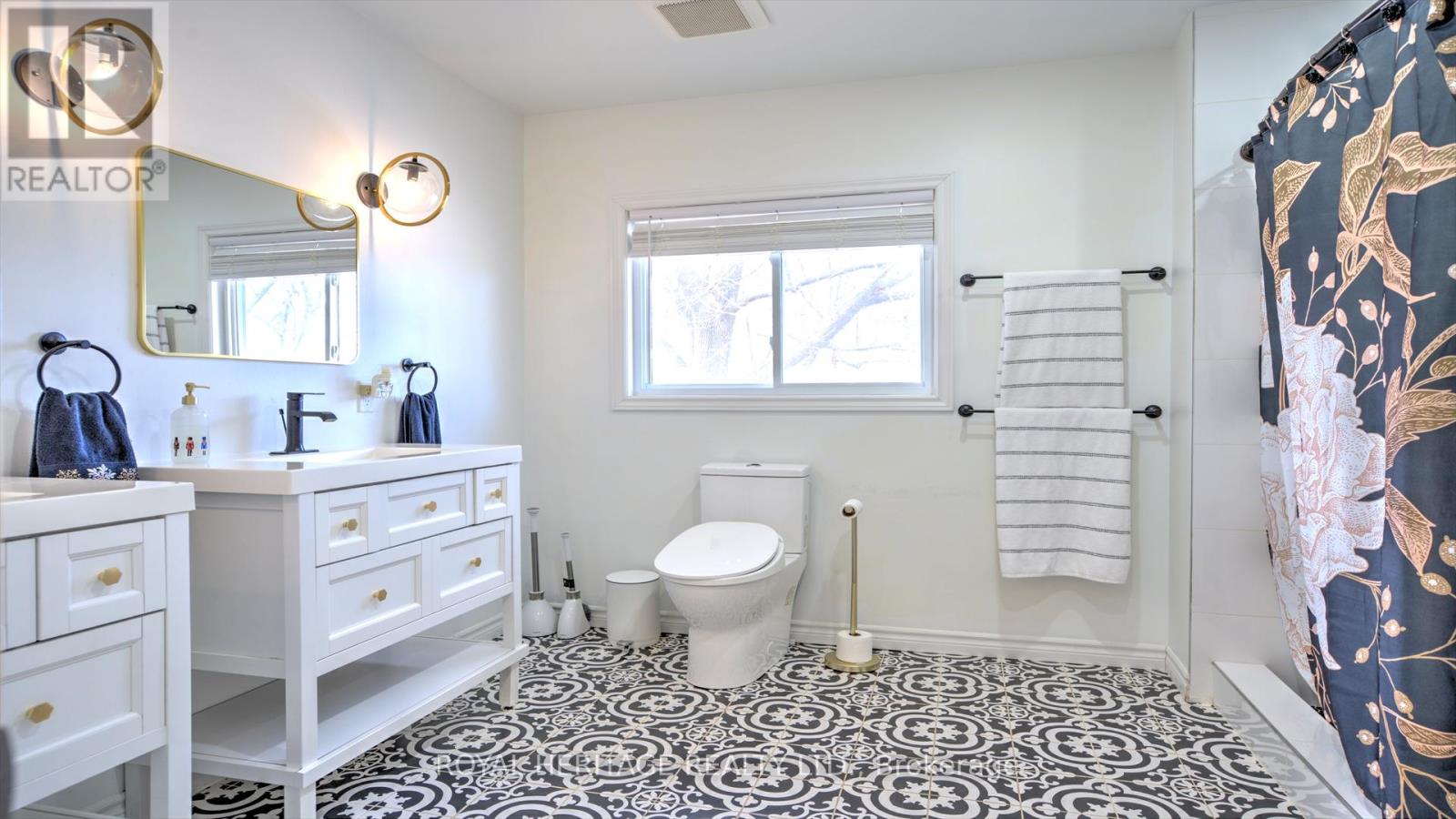 27 MEADE STREET - 21
