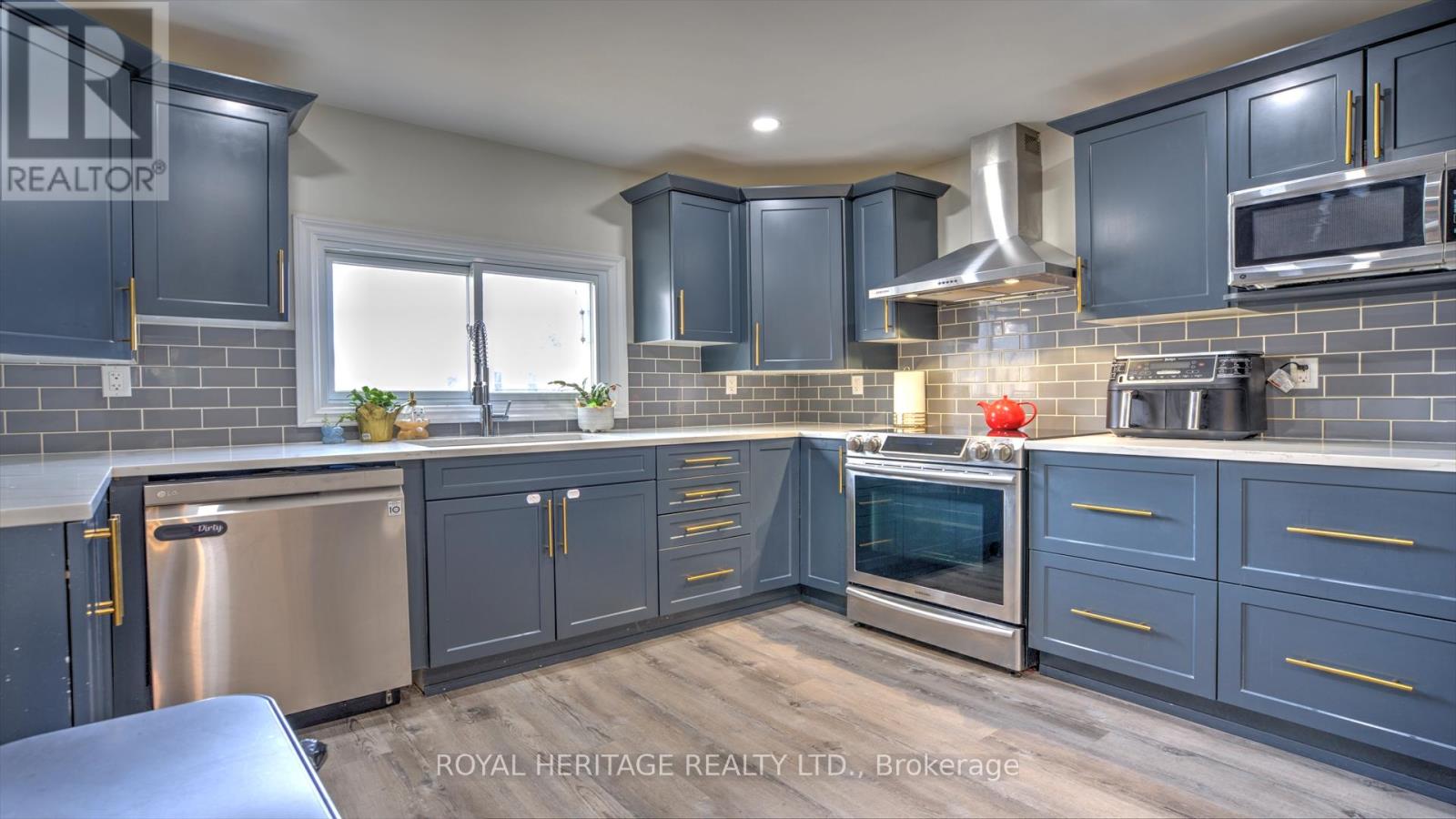 27 MEADE STREET - 6