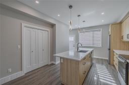 215 Devon Avenue, Winnipeg, MB R2G0C2 Photo 13
