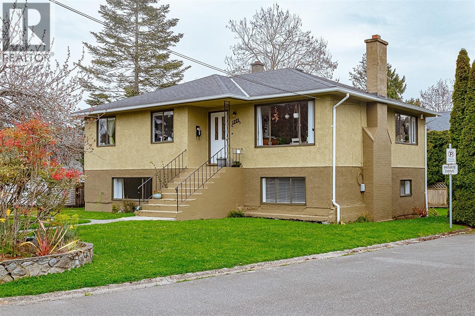  1905 Richardson Street, Victoria