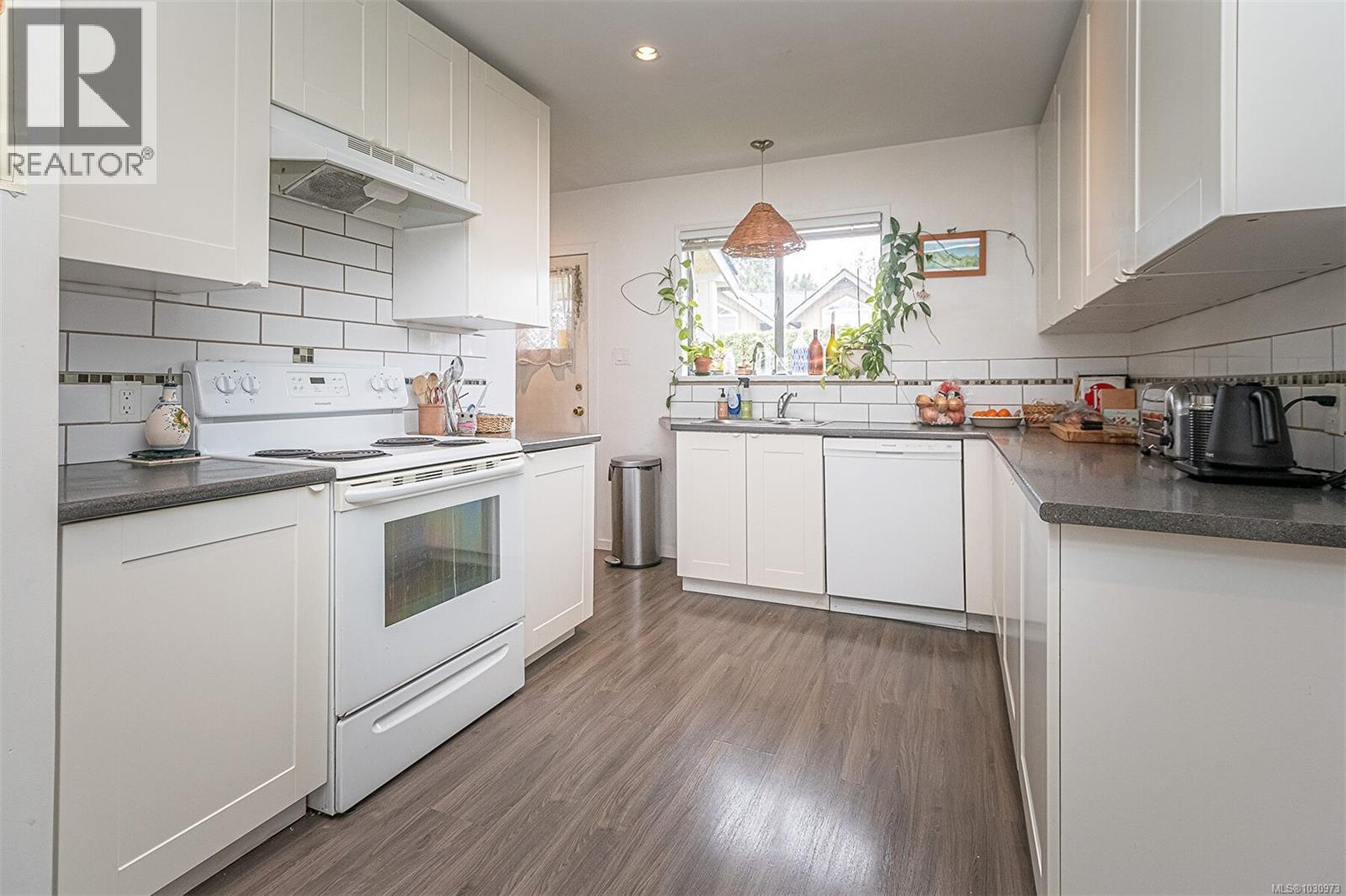  1905 Richardson Street, Victoria