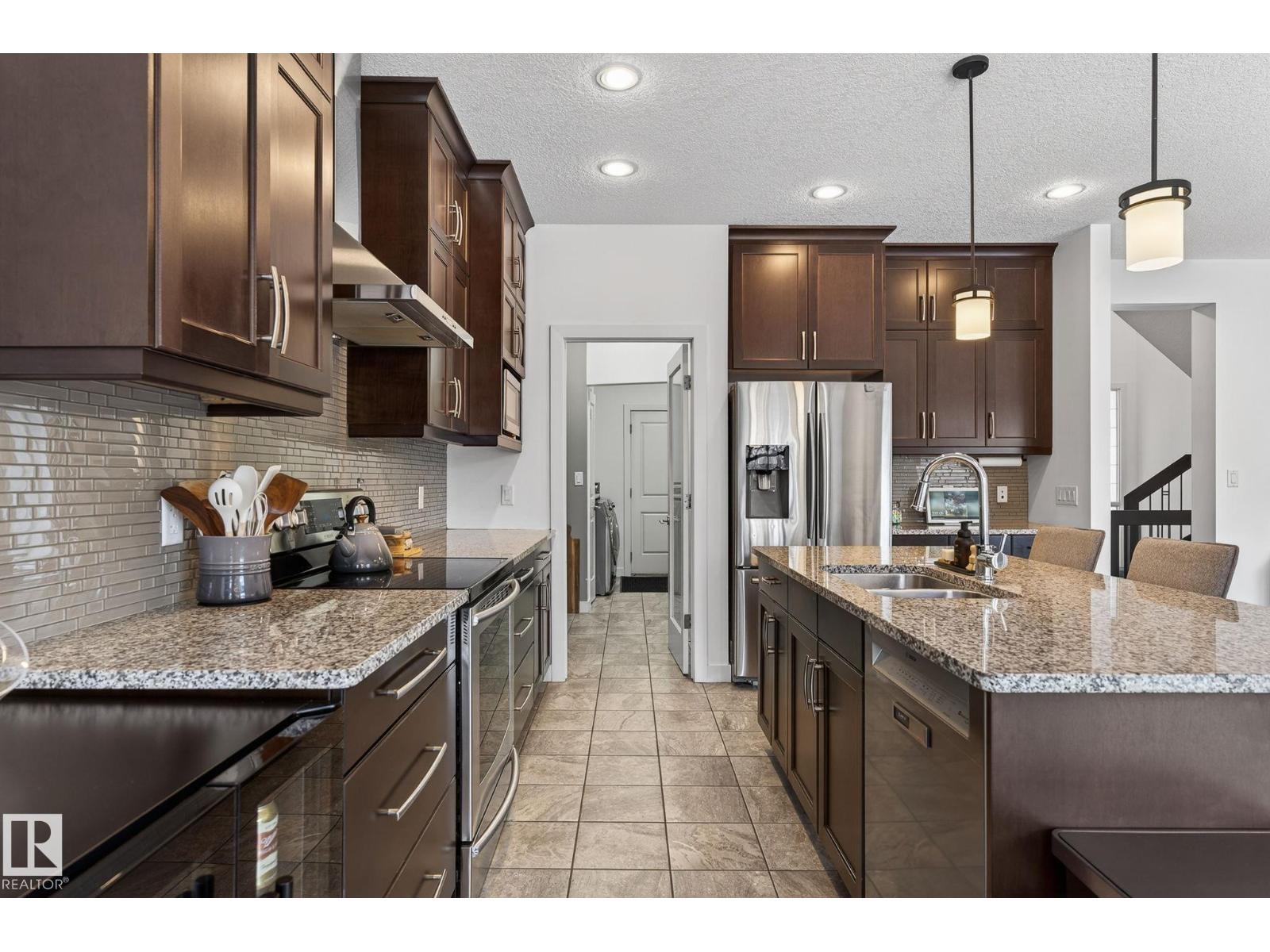 26 EDGEWATER TERR N, St. Albert