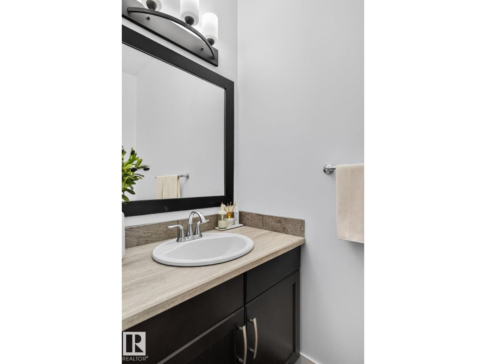 26 EDGEWATER TERR N, St. Albert