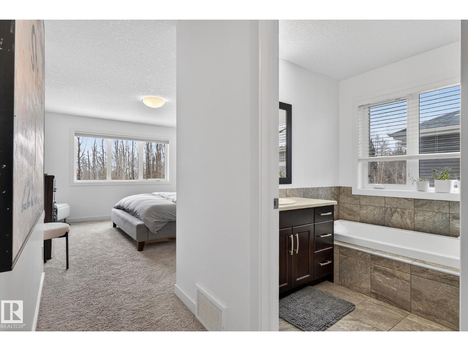 26 EDGEWATER TERR N, St. Albert