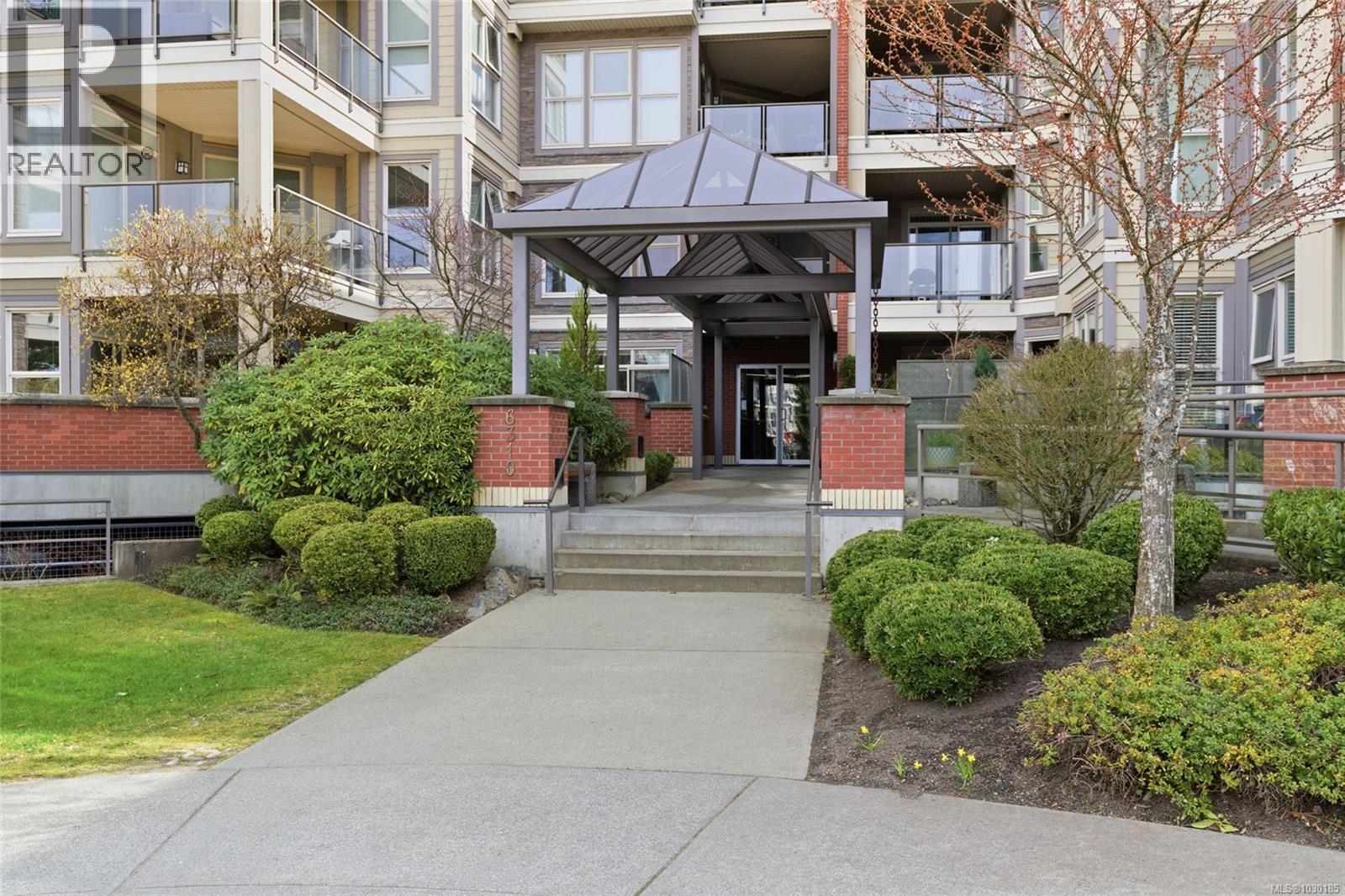 120 6310 McRobb Ave, Nanaimo