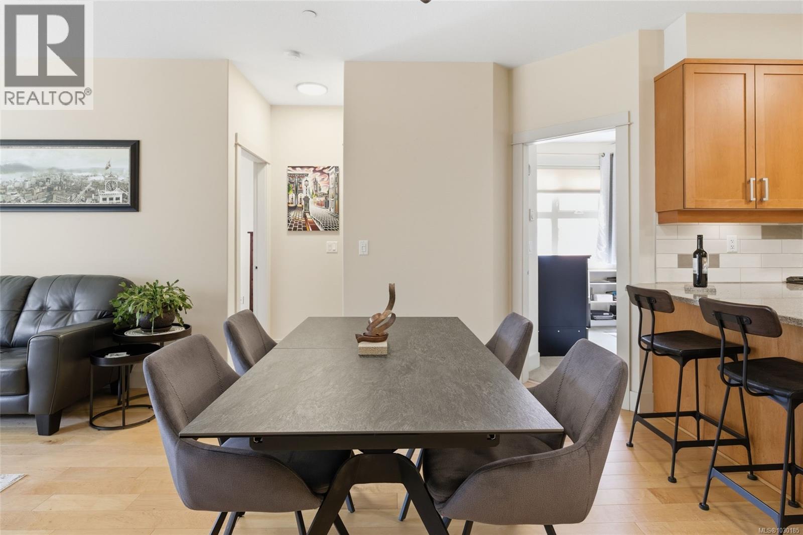 120 6310 McRobb Ave, Nanaimo