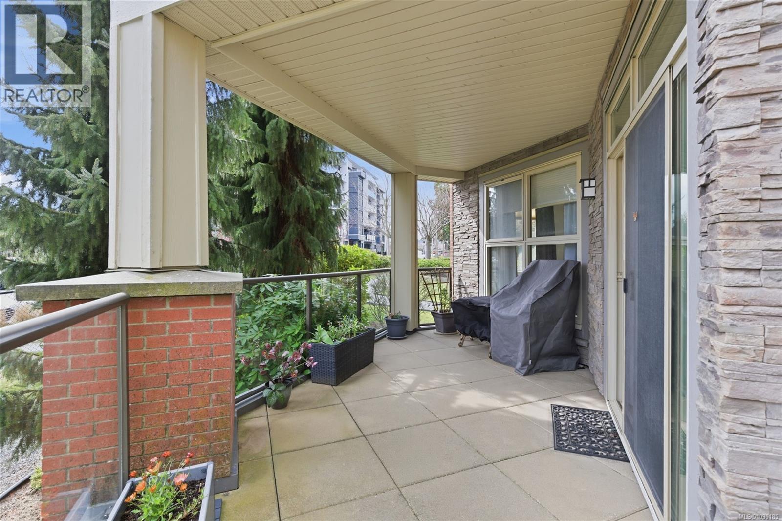 120 6310 McRobb Ave, Nanaimo