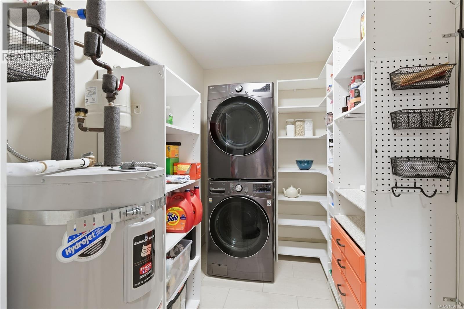 120 6310 McRobb Ave, Nanaimo