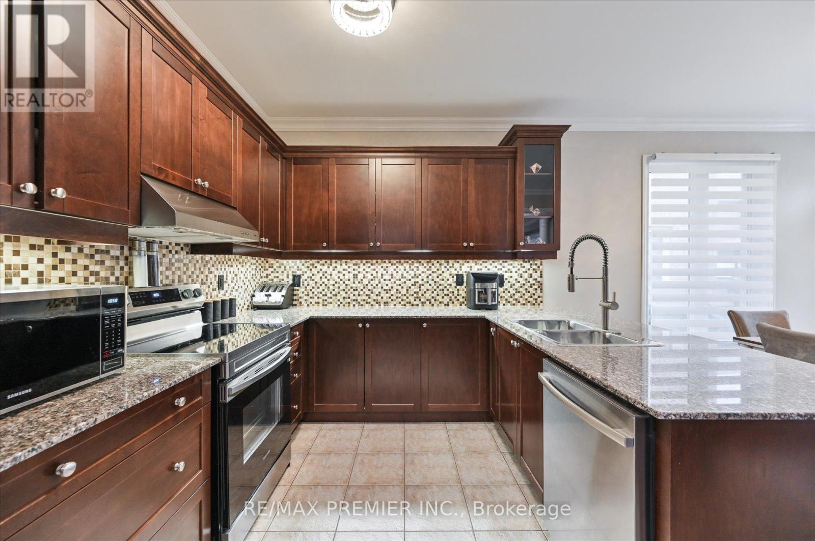 170 ASCALON DRIVE - 11