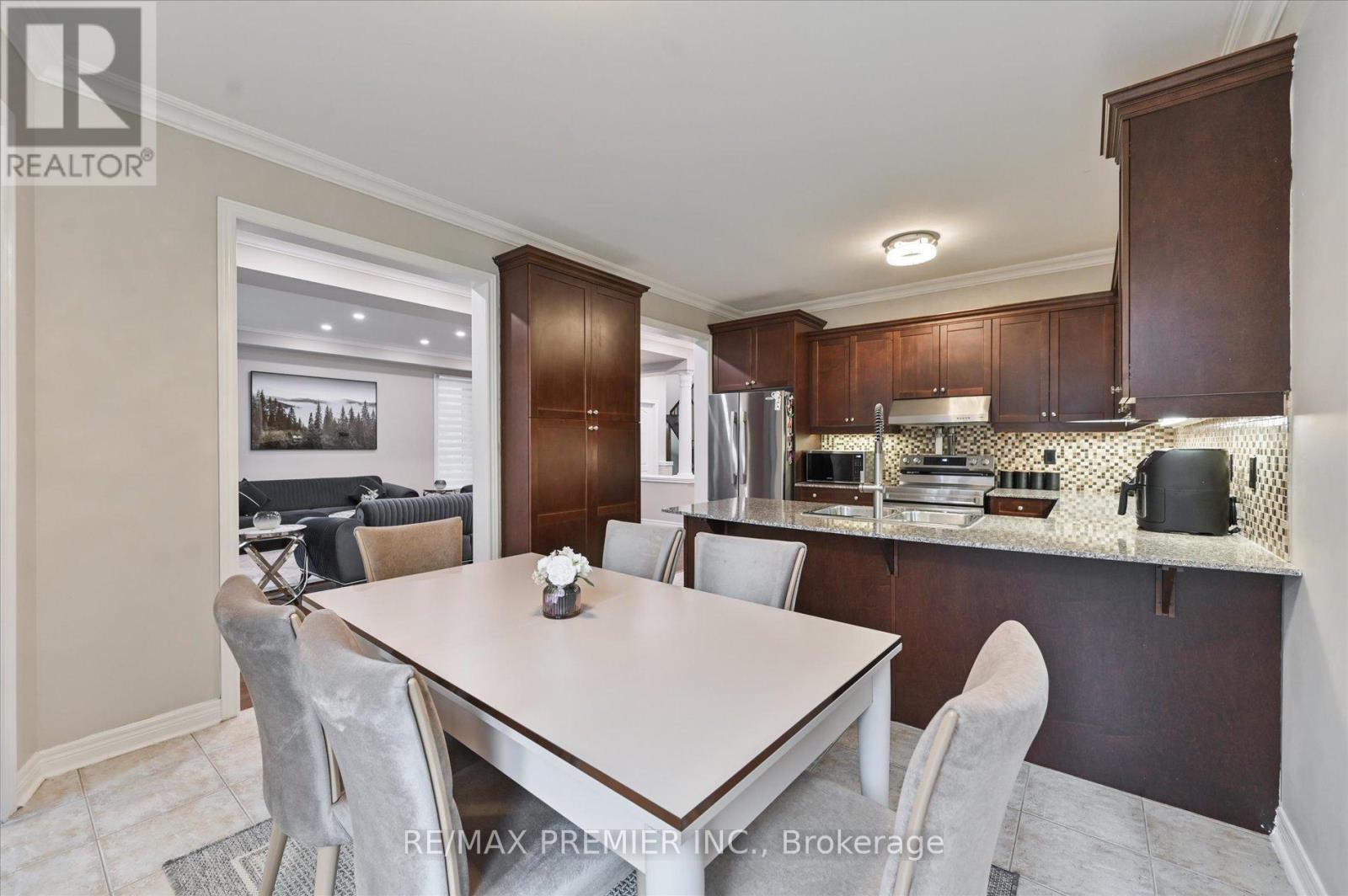 170 ASCALON DRIVE - 12