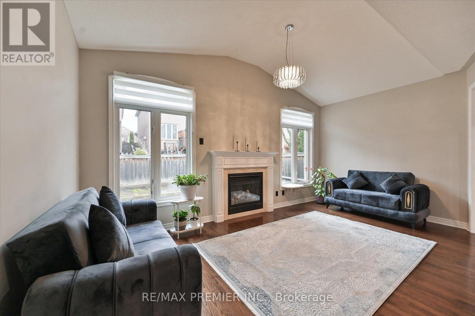 170 ASCALON DRIVE - 8