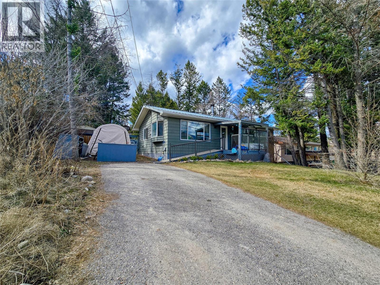 1502 10th Avenue, Invermere