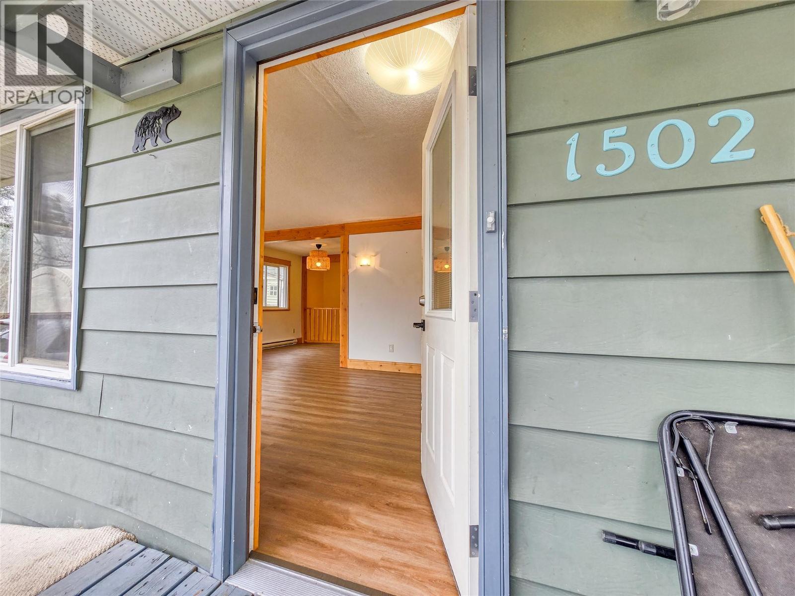 1502 10th Avenue, Invermere