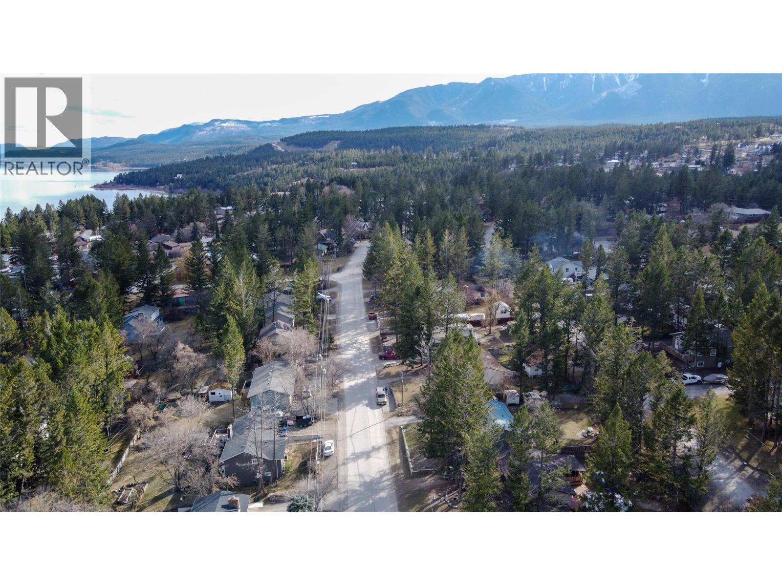 1502 10th Avenue, Invermere