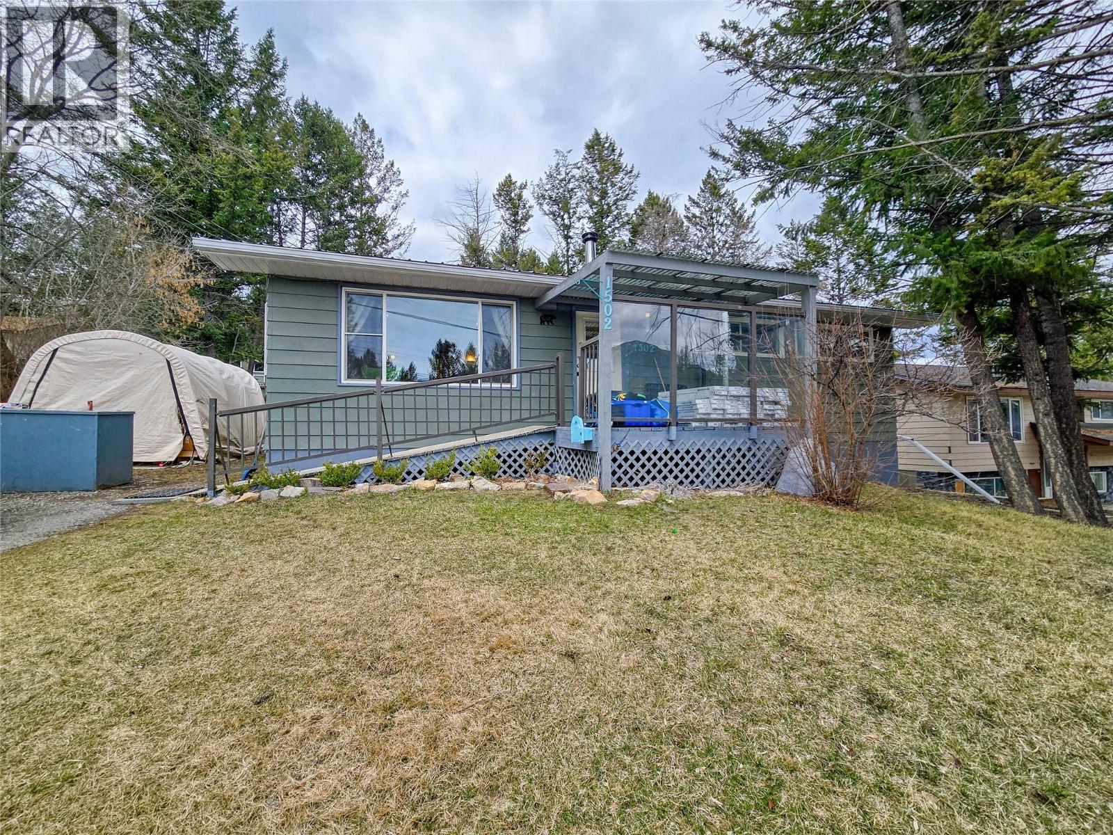 1502 10th Avenue, Invermere