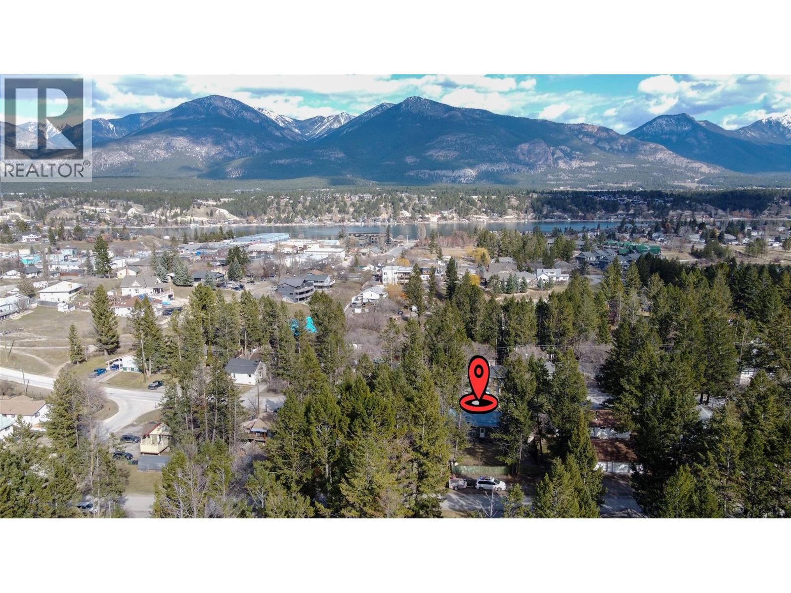 1502 10th Avenue, Invermere