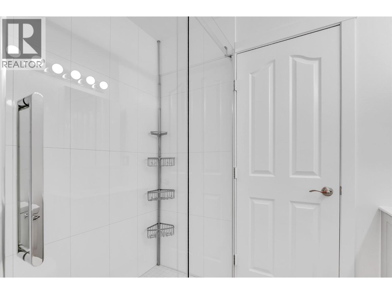 #206 983 BERNARD AVENUE - 13