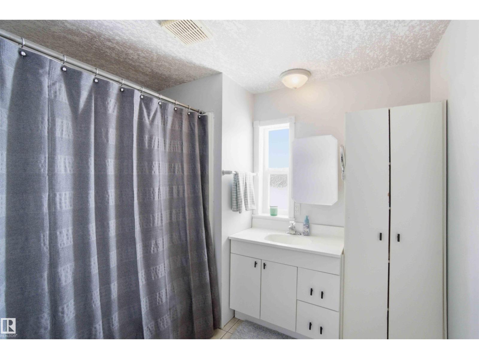 24016 Twp Rd 570, Rural Sturgeon County