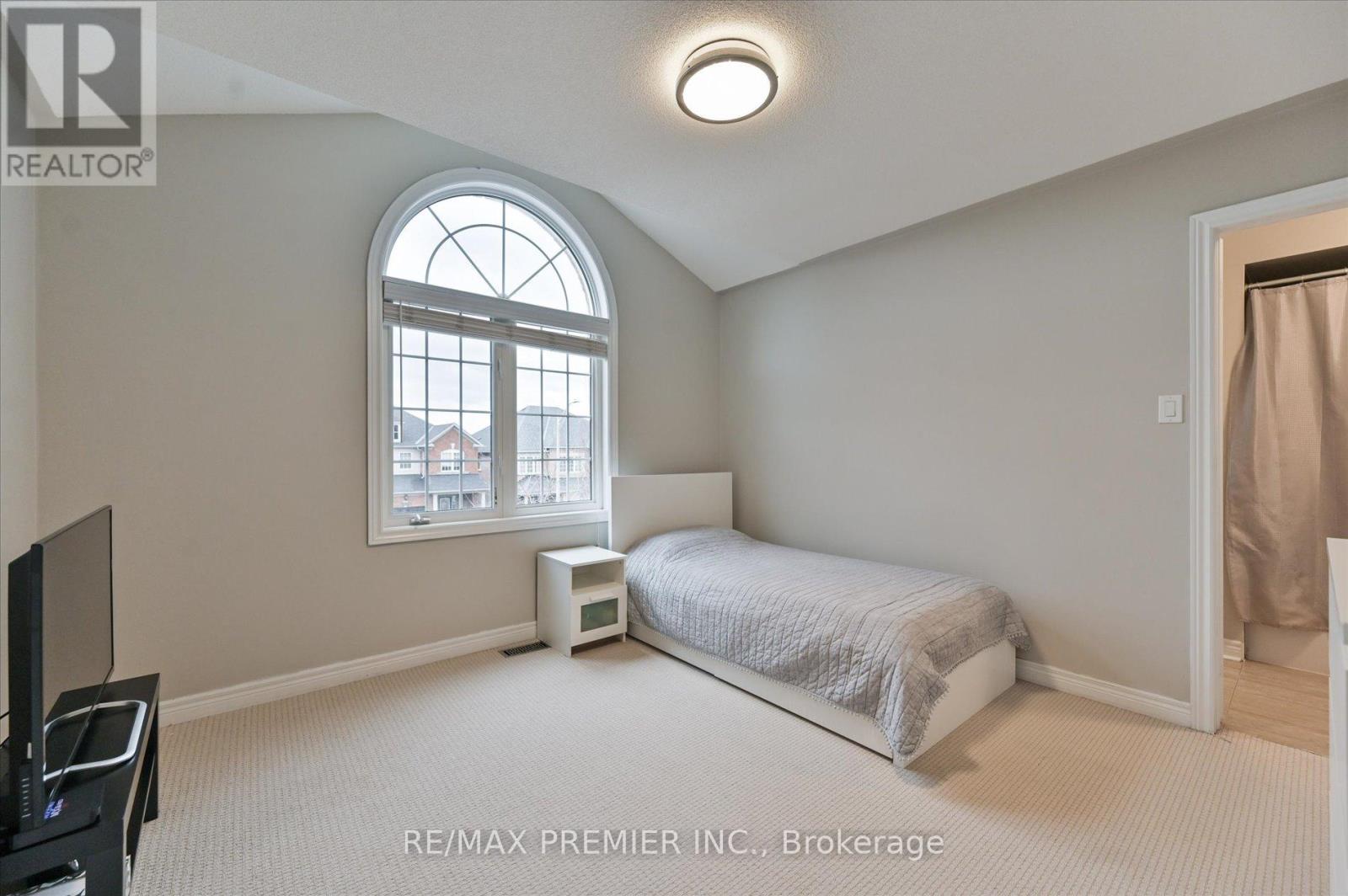 170 ASCALON DRIVE - 26