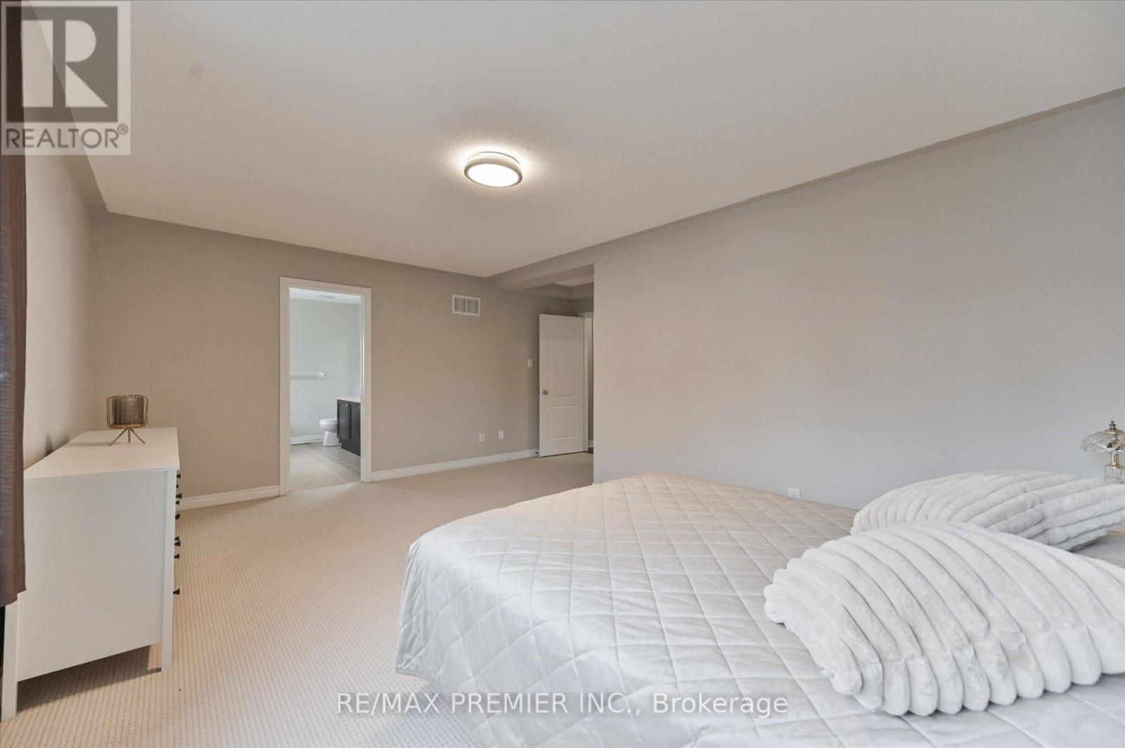 170 ASCALON DRIVE - 21