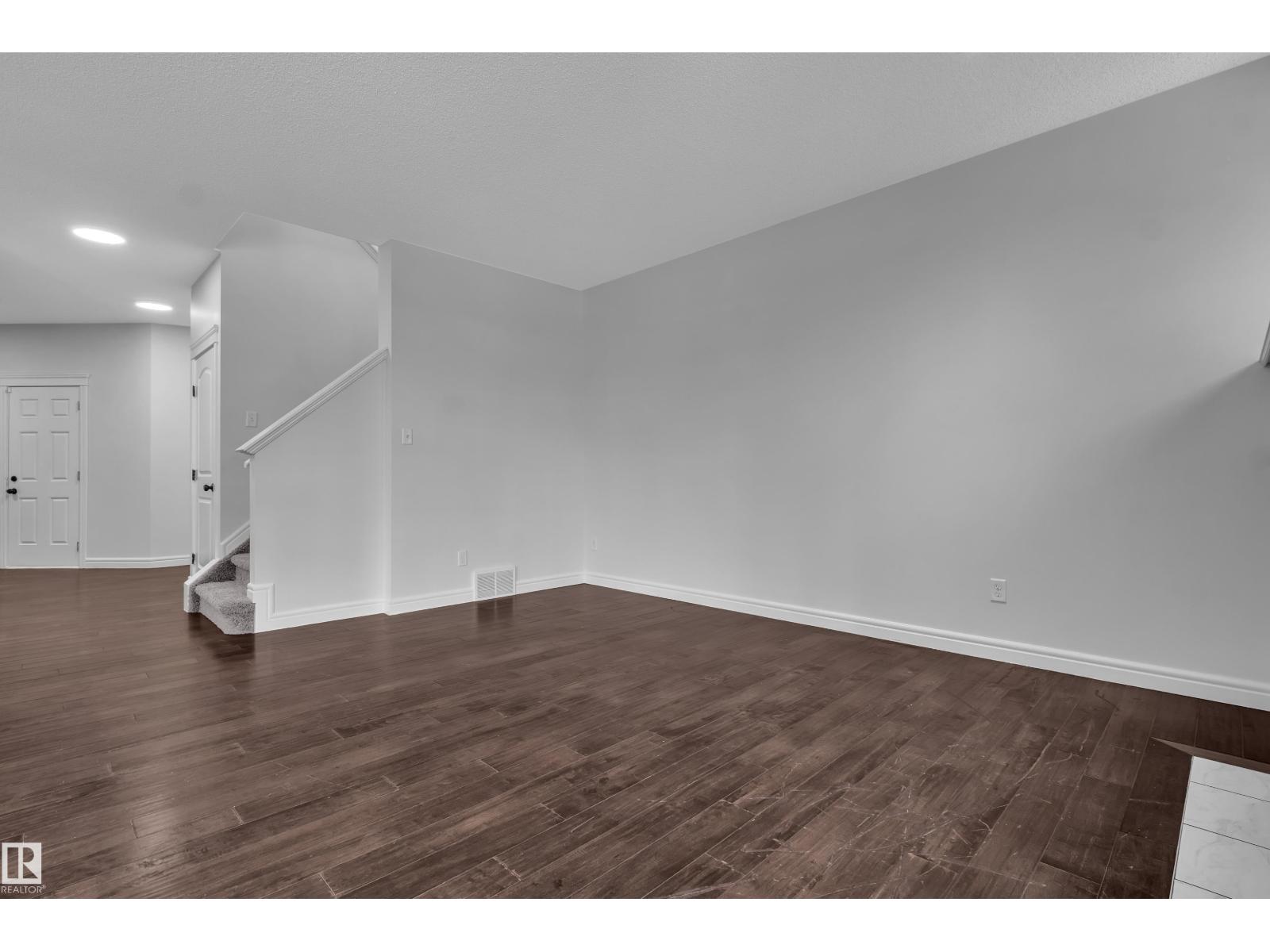 1303 29 ST NW NW, Edmonton