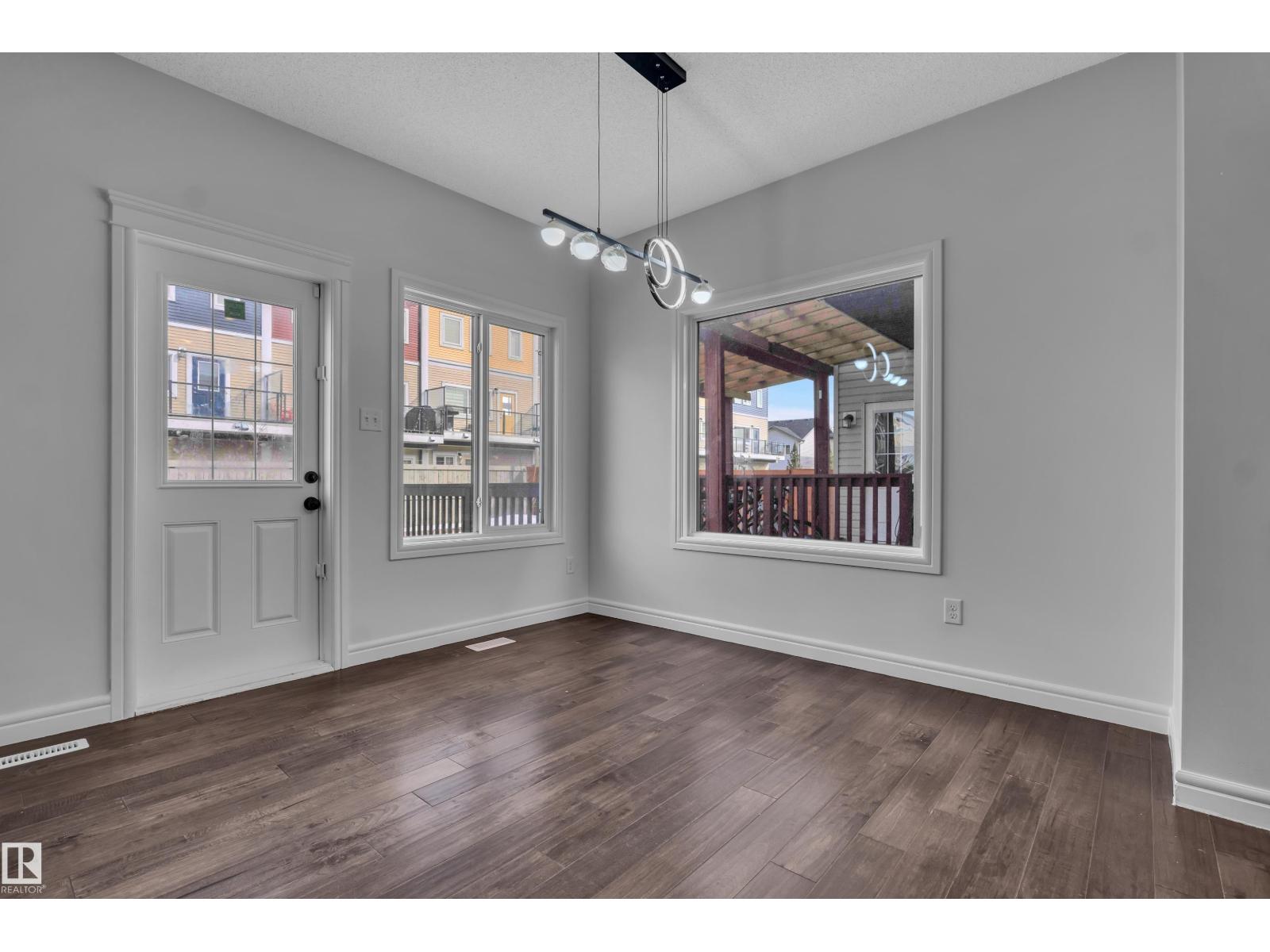 1303 29 ST NW NW, Edmonton