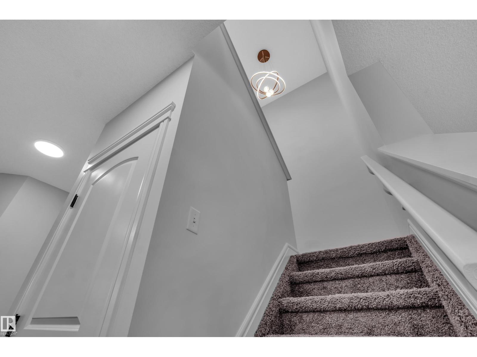 1303 29 ST NW NW, Edmonton