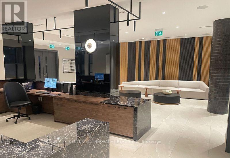 2308 - 2545 SIMCOE STREET N