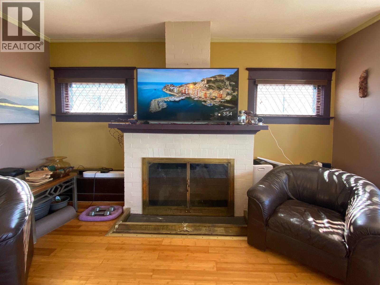 232 W 4TH AVENUE - 10