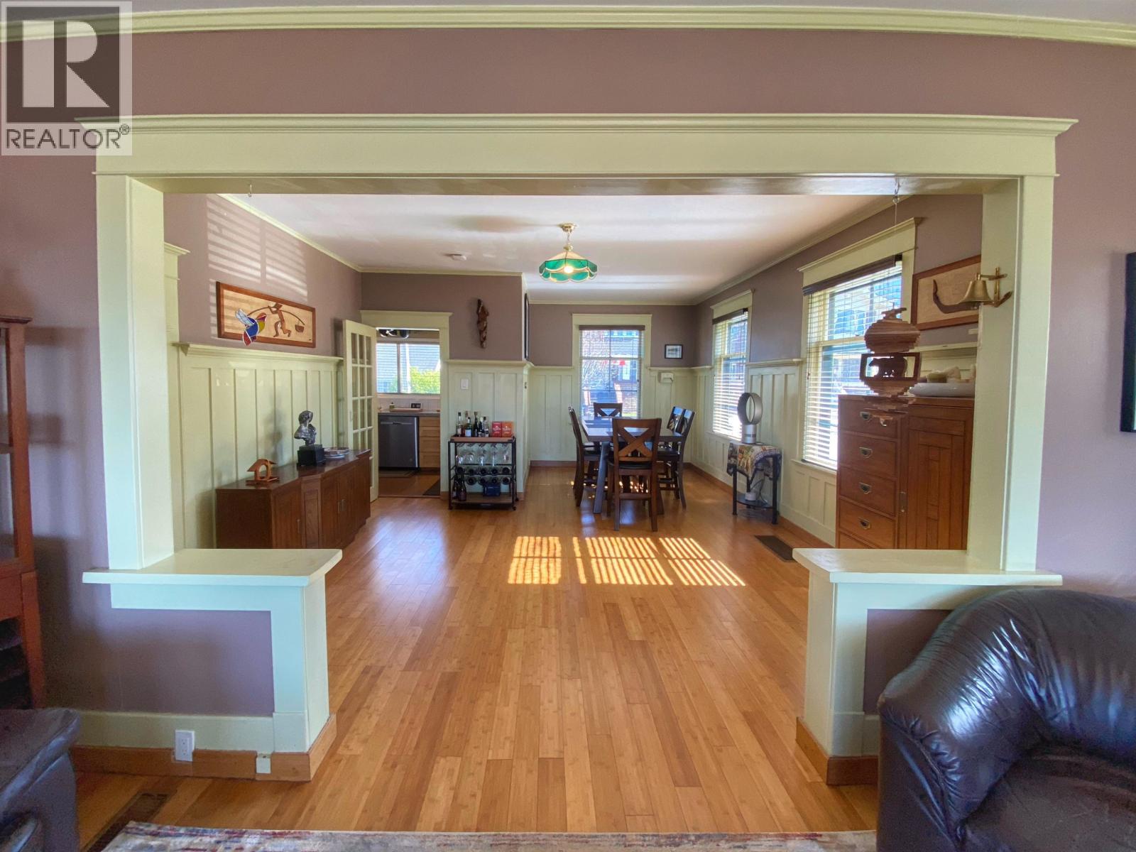 232 W 4TH AVENUE - 11